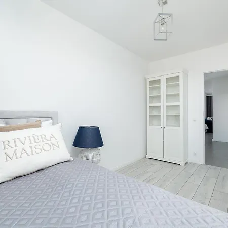 Nature Escape By Bookinghost