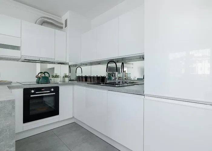 Nature Escape By Bookinghost