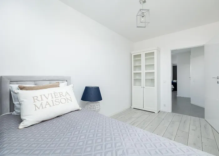 Nature Escape By Bookinghost